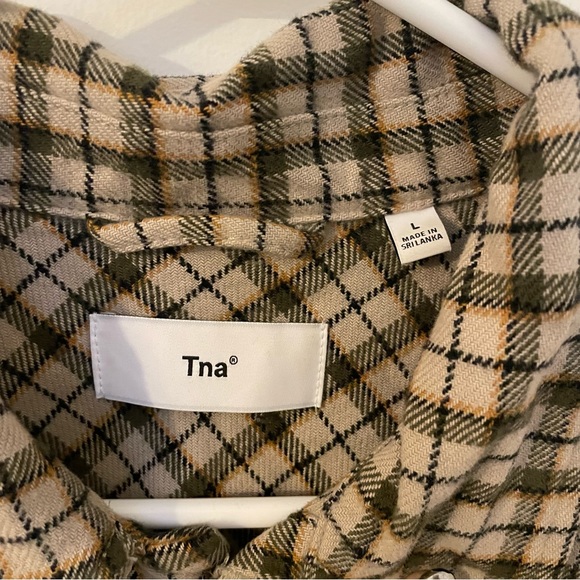 TNA Plaid Oversized button up - Picture 3 of 4